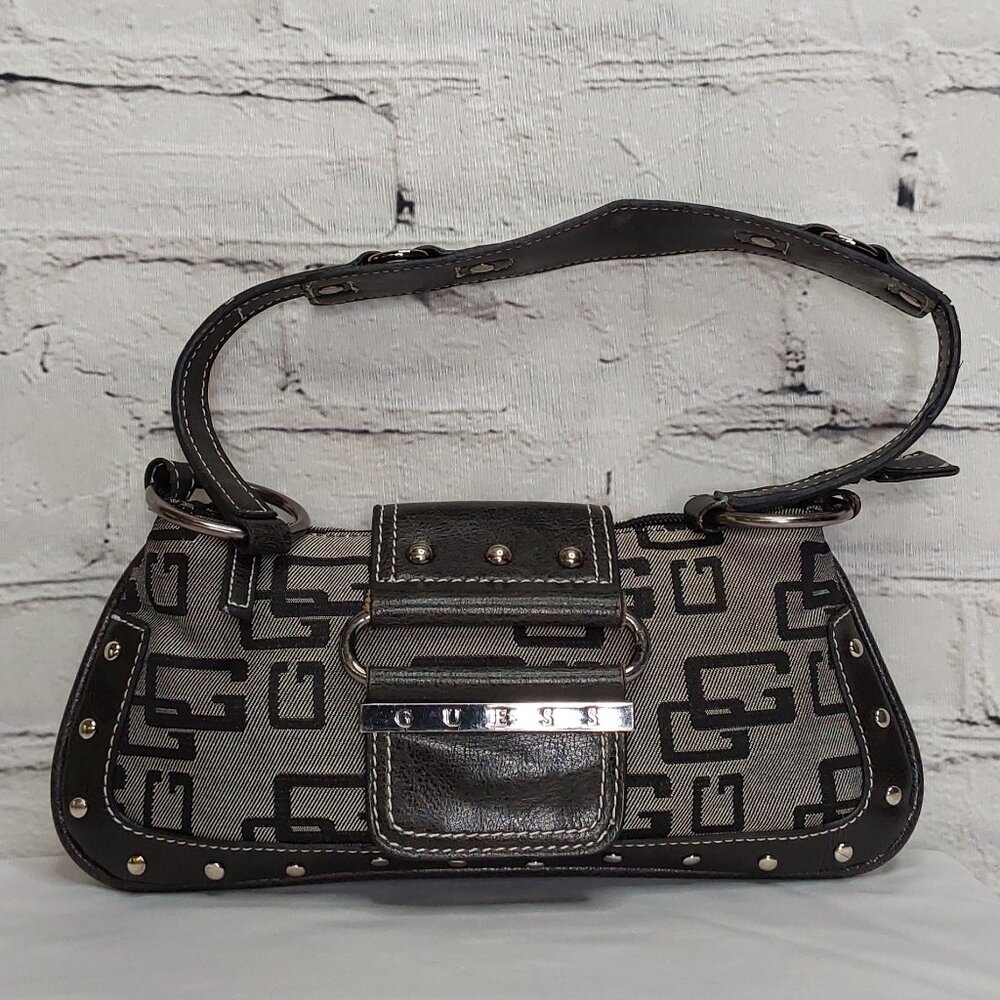 'GUESS' STUDDED MONOGRAM SHOULDER BAG SIGNATURE BIMBO BAGUETTE - Picture 1 of 16